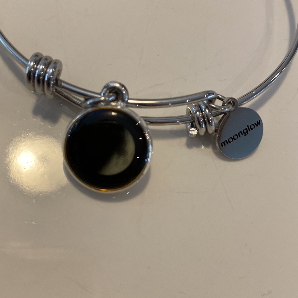 Moonglow Bracelet - Picture 2 of 2
